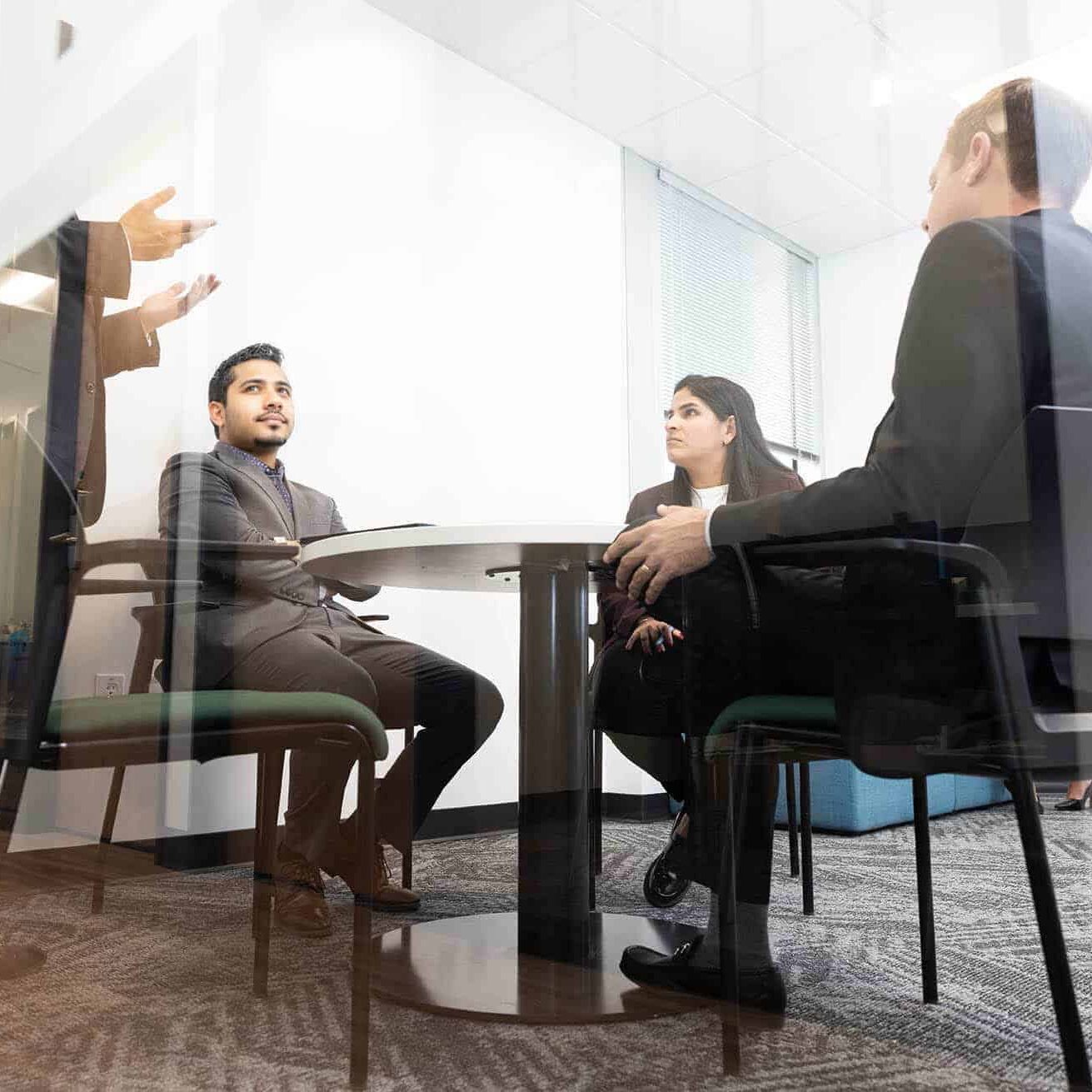 Abogados W - Inmigracion Discussion