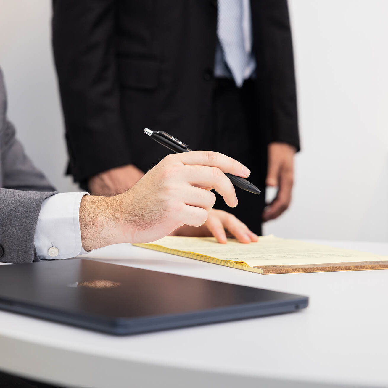 Abogados W - Inmigracion Discussion