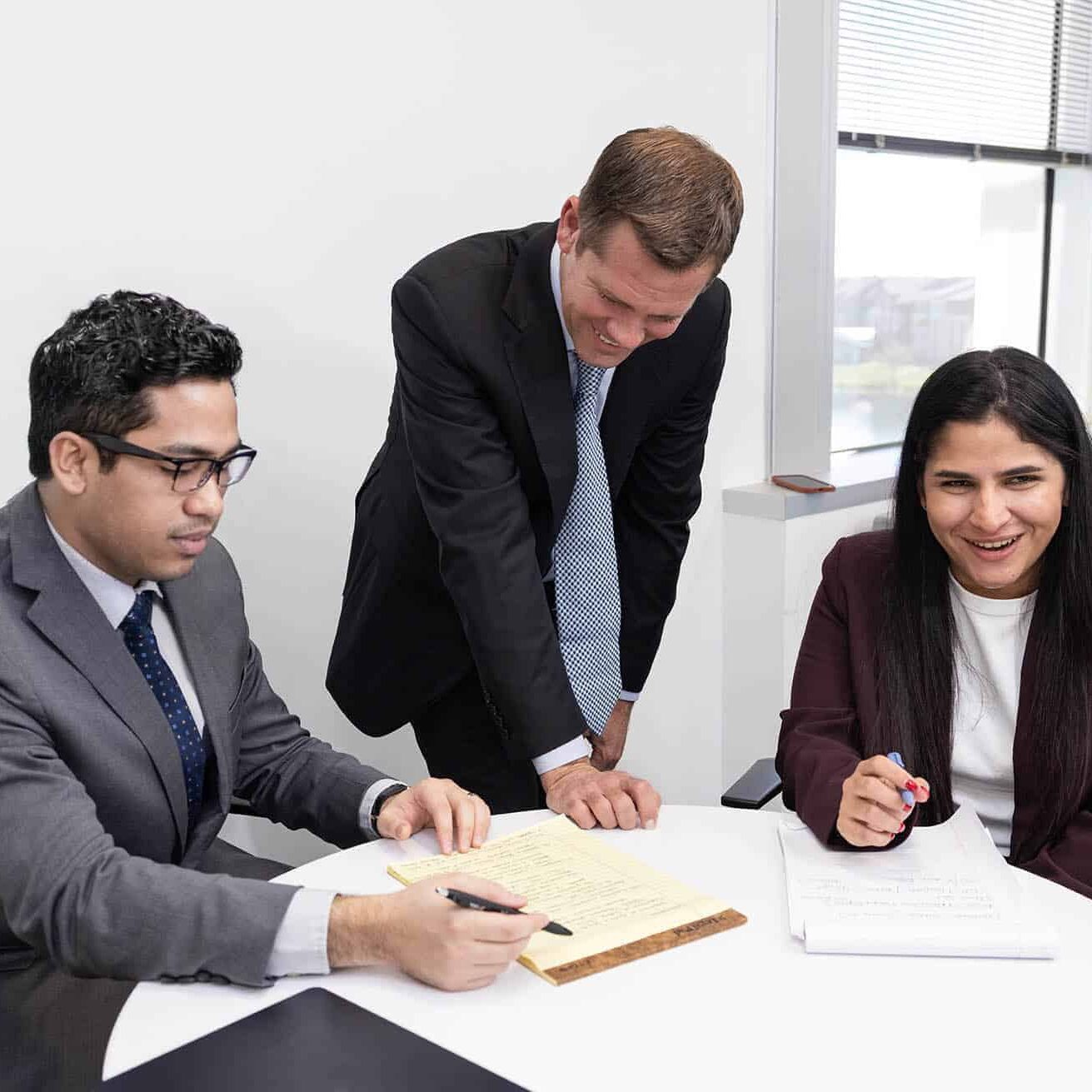 Abogados W - Inmigracion Discussion